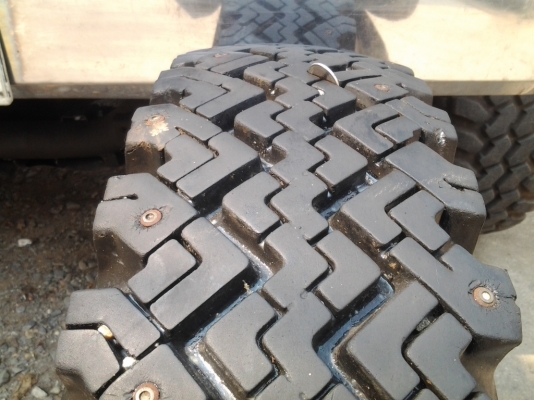 ขายยางรถจิ๊ป 5 เส้น ขอบ 15 วิ่งไม่ถึง1000 โล  ขายถูก 13,000 บาท