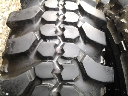 ขายยางตะขาบ 32 นิ้วพร้อมแมคหยดน้ำ ขอบ15" ยางเหลือเยอะไม่ค่อยได้ใช้ เส้นแดงยังอยู่เลย ขาย 18,500 บาท ขายยางตะขาบ 32 นิ้วพร้อมแมคหยดน้ำ ขอบ15" ยางเหลือเยอะไม่ค่อยได้ใช้ เส้นแดงยังอยู่เลย ขาย 18,500 บาท