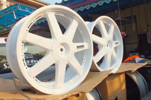 Rays foundry 18 5/114 สีขาว 4 วง