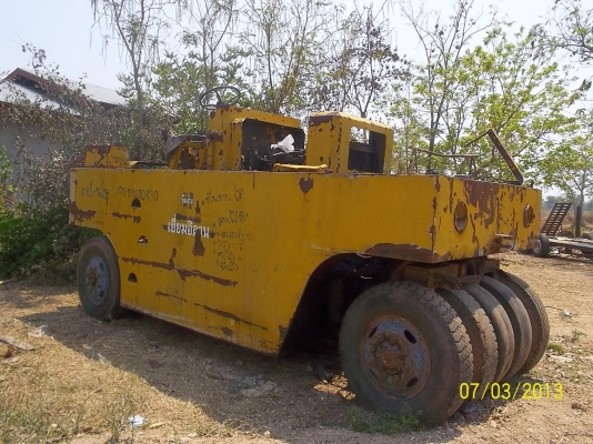 ขายรถบด ล้อยาง11ล้อ