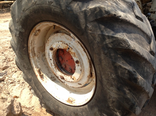 FORD 77 - 1 เพลา เครื่อง T3 สภาพดีพร้อมใช้งาน อุปกรณ์มีให้ครบ มีใบมีดดันหน้า ผานพรวนดิน 7 เครื่องแห้งดีไม่เยิ้มกำลังแรงดี ขับขี่ควบคุมง่ายคล่องตัวดี ไม่มีปัญหาเรื่องรั่วซึ่ม ช่วงล่างยางสภาพดีหน้าหลังประมาณ 60\% พร้อมใช้งานได้เลย เอกสารสัญญาซื้อขาย ราคาต่อร FORD 77 - 1 เพลา เครื่อง T3 สภาพดีพร้อมใช้งาน อุปกรณ์มีให้ครบ มีใบมีดดันหน้า ผานพรวนดิน 7 เครื่องแห้งดีไม่เยิ้มกำลังแรงดี ขับขี่ควบคุมง่ายคล่องตัวดี ไม่มีปัญหาเรื่องรั่วซึ่ม ช่วงล่างยางสภาพดีหน้าหลังประมาณ 60\% พร้อมใช้งานได้เลย เอกสารสัญญาซื้อขาย ราคาต่อร