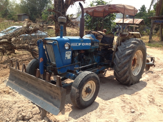 FORD 77 - 1 เพลา เครื่อง T3 สภาพดีพร้อมใช้งาน อุปกรณ์มีให้ครบ มีใบมีดดันหน้า ผานพรวนดิน 7 เครื่องแห้งดีไม่เยิ้มกำลังแรงดี ขับขี่ควบคุมง่ายคล่องตัวดี ไม่มีปัญหาเรื่องรั่วซึ่ม ช่วงล่างยางสภาพดีหน้าหลังประมาณ 60\% พร้อมใช้งานได้เลย เอกสารสัญญาซื้อขาย ราคาต่อร FORD 77 - 1 เพลา เครื่อง T3 สภาพดีพร้อมใช้งาน อุปกรณ์มีให้ครบ มีใบมีดดันหน้า ผานพรวนดิน 7 เครื่องแห้งดีไม่เยิ้มกำลังแรงดี ขับขี่ควบคุมง่ายคล่องตัวดี ไม่มีปัญหาเรื่องรั่วซึ่ม ช่วงล่างยางสภาพดีหน้าหลังประมาณ 60\% พร้อมใช้งานได้เลย เอกสารสัญญาซื้อขาย ราคาต่อร