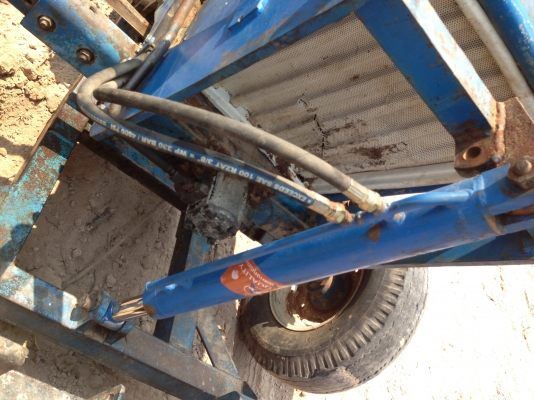 FORD 77 - 1 เพลา เครื่อง T3 สภาพดีพร้อมใช้งาน อุปกรณ์มีให้ครบ มีใบมีดดันหน้า ผานพรวนดิน 7 เครื่องแห้งดีไม่เยิ้มกำลังแรงดี ขับขี่ควบคุมง่ายคล่องตัวดี ไม่มีปัญหาเรื่องรั่วซึ่ม ช่วงล่างยางสภาพดีหน้าหลังประมาณ 60\% พร้อมใช้งานได้เลย เอกสารสัญญาซื้อขาย ราคาต่อร FORD 77 - 1 เพลา เครื่อง T3 สภาพดีพร้อมใช้งาน อุปกรณ์มีให้ครบ มีใบมีดดันหน้า ผานพรวนดิน 7 เครื่องแห้งดีไม่เยิ้มกำลังแรงดี ขับขี่ควบคุมง่ายคล่องตัวดี ไม่มีปัญหาเรื่องรั่วซึ่ม ช่วงล่างยางสภาพดีหน้าหลังประมาณ 60\% พร้อมใช้งานได้เลย เอกสารสัญญาซื้อขาย ราคาต่อร