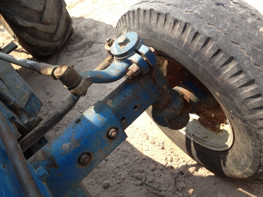 FORD 77 - 1 เพลา เครื่อง T3 สภาพดีพร้อมใช้งาน อุปกรณ์มีให้ครบ มีใบมีดดันหน้า ผานพรวนดิน 7 เครื่องแห้งดีไม่เยิ้มกำลังแรงดี ขับขี่ควบคุมง่ายคล่องตัวดี ไม่มีปัญหาเรื่องรั่วซึ่ม ช่วงล่างยางสภาพดีหน้าหลังประมาณ 60\% พร้อมใช้งานได้เลย เอกสารสัญญาซื้อขาย ราคาต่อร FORD 77 - 1 เพลา เครื่อง T3 สภาพดีพร้อมใช้งาน อุปกรณ์มีให้ครบ มีใบมีดดันหน้า ผานพรวนดิน 7 เครื่องแห้งดีไม่เยิ้มกำลังแรงดี ขับขี่ควบคุมง่ายคล่องตัวดี ไม่มีปัญหาเรื่องรั่วซึ่ม ช่วงล่างยางสภาพดีหน้าหลังประมาณ 60\% พร้อมใช้งานได้เลย เอกสารสัญญาซื้อขาย ราคาต่อร