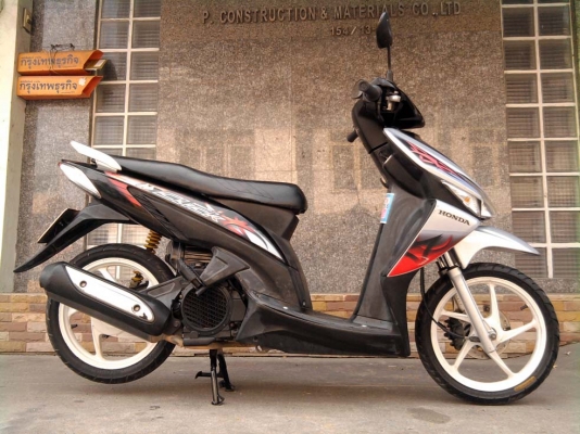 ขออนุญาติขาย Honda Click Combi Brake มือเดียว สีเทาดำ ล้อแม็ก ขออนุญาติขาย Honda Click Combi Brake มือเดียว สีเทาดำ ล้อแม็ก