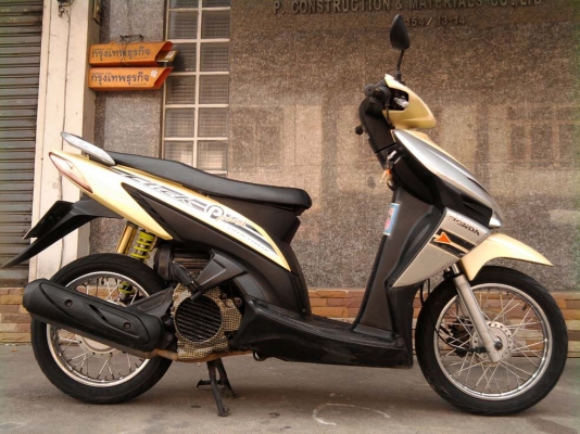 ขออนุญาติขาย Honda Click Play มือเดียว สีเหลืองทอง ขออนุญาติขาย Honda Click Play มือเดียว สีเหลืองทอง