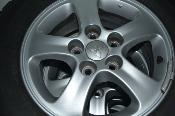 ขายแม็กพร้อมยางติดรถไทรตั้นขอบ 15 ขายแม็กพร้อมยางติดรถไทรตั้นขอบ 15