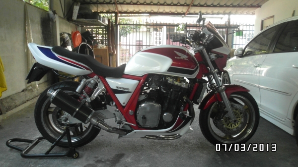 ขายCB1000ตัวlimitedเฟรมแดง(ทะเบียนเลขสวย77กรุงเทพ)สนใจโทรเลย0858742300ของแต่งตามรูปคับทำมาใหม่ทั้งคันสภาพพร้อมออกทริปทั่วไทย