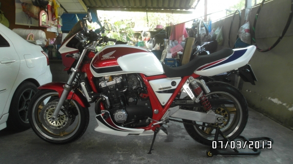 ขายCB1000ตัวlimitedเฟรมแดง(ทะเบียนเลขสวย77กรุงเทพ)สนใจโทรเลย0858742300ของแต่งตามรูปคับทำมาใหม่ทั้งคันสภาพพร้อมออกทริปทั่วไทย