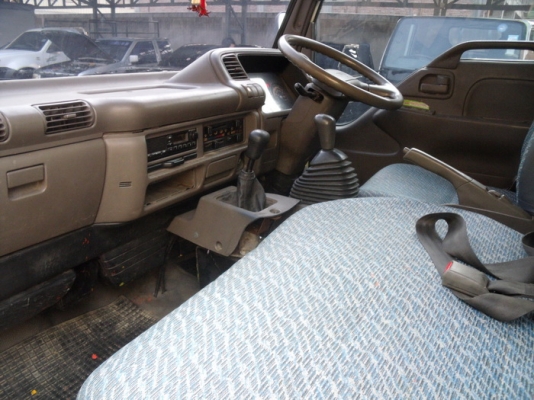 ขาย Isuzu NKR 4ล้อยาง6เส้น (6ล้อไม่ติดเวลา) 4WD ปี2000.