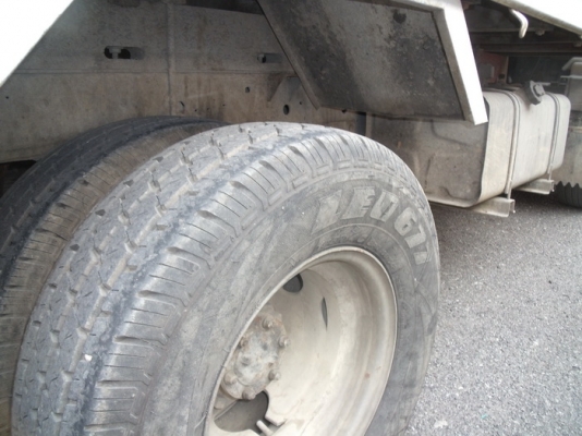 ขาย Isuzu NKR 4ล้อยาง6เส้น (6ล้อไม่ติดเวลา) 4WD ปี2000.