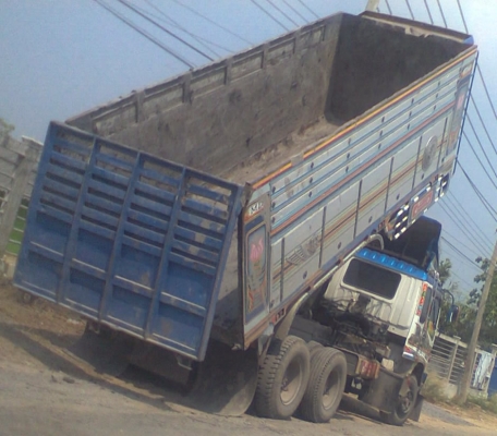 ฝากขาย 10 ล้อ 2 เพลาดั้ม ISUZU FXZ 270 แรง ปี 47 uro2