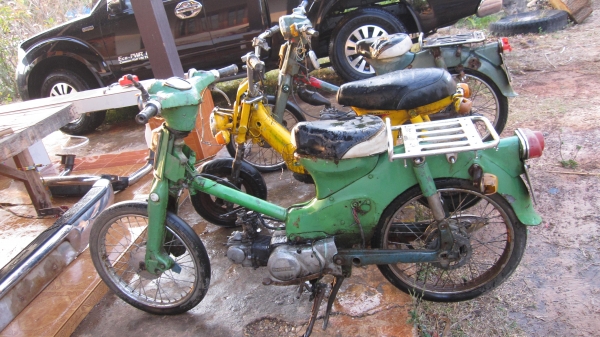 ขายด่วนๆๆครับชี50...มาใหม่2คันคันล่ะ6700บาท...ชาลี1คันราคา8500บาทขายตามสภาพครับเครื่องไม่ติดเล่มไม่มีครับช้าอดหมดก่อนนะครับด่วนๆครับของเริ่มหายากแล้วครับสนใจติดต่อ0801696651ราคายังไม่รวมส่งนะครับค่าส่ง1000บาทส่งทั่วไทยครับ