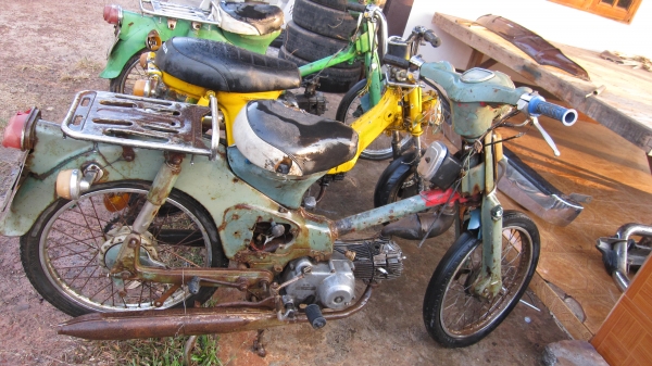 ขายด่วนๆๆครับชี50...มาใหม่2คันคันล่ะ6700บาท...ชาลี1คันราคา8500บาทขายตามสภาพครับเครื่องไม่ติดเล่มไม่มีครับช้าอดหมดก่อนนะครับด่วนๆครับของเริ่มหายากแล้วครับสนใจติดต่อ0801696651ราคายังไม่รวมส่งนะครับค่าส่ง1000บาทส่งทั่วไทยครับ