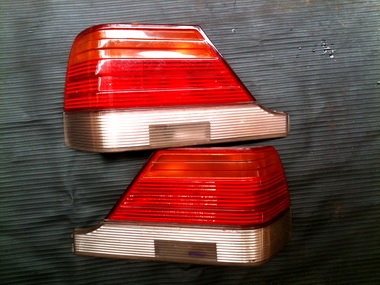 ไฟท้ายเบนซ์ เอส คลาส W140 ข้างล่ะ 1000 มีแต่ข้างขวานะครับ ไฟท้ายเบนซ์ เอส คลาส W140 ข้างล่ะ 1000 มีแต่ข้างขวานะครับ