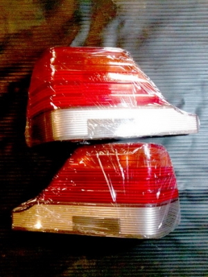 ไฟท้ายเบนซ์ เอส คลาส W140 ข้างล่ะ 1000 มีแต่ข้างขวานะครับ