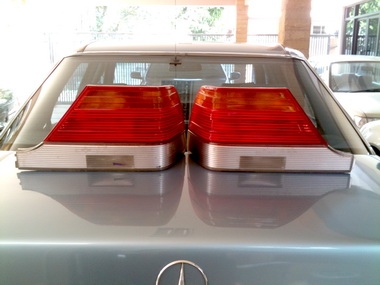 ไฟท้ายเบนซ์ เอส คลาส W140 ข้างล่ะ 1000 มีแต่ข้างขวานะครับ ไฟท้ายเบนซ์ เอส คลาส W140 ข้างล่ะ 1000 มีแต่ข้างขวานะครับ