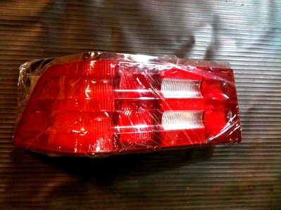 ไฟท้ายเบนซ์ 500SL W129 สภาพใหม่ ข้างซ้าย ราคา 5,500