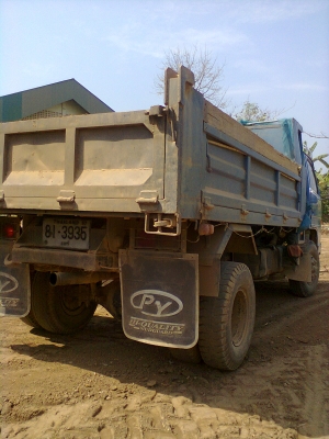 ขายรถดั้ม ISUZU NPR เครื่องยนต์ 4BD1 115 แรงม้าหน้าเอฟหลังแอฟมีแอร์ มีเกียสโลวยางดีคัซซีสวย