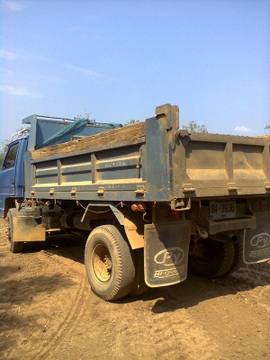 ขายรถดั้ม ISUZU NPR เครื่องยนต์ 4BD1 115 แรงม้าหน้าเอฟหลังแอฟมีแอร์ มีเกียสโลวยางดีคัซซีสวย