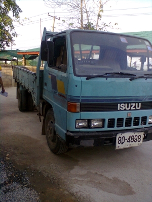 ขายรถบรรทุก6ล้อ ISUZU NKR คันเกียรยาวรถสภาพติดเดิมไม่่เคยทำสีคัซซีสวย