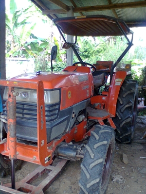 ขายรถไถ KUBOTA  L-4508 มีอุปกรณ์ ใบดันหน้าตราช้าง จอบหมุนตราช้างผาน6 CMT เครื่องแน่นรถใช้ส่วนตัวไม่ได้รับจ้างใช้งานน้อย