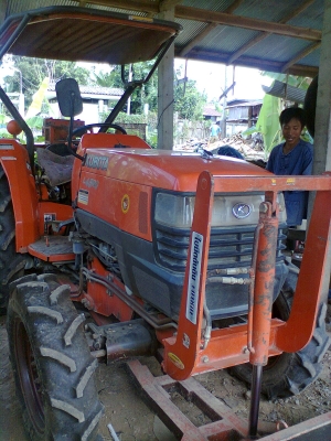 ขายรถไถ KUBOTA  L-4508 มีอุปกรณ์ ใบดันหน้าตราช้าง จอบหมุนตราช้างผาน6 CMT เครื่องแน่นรถใช้ส่วนตัวไม่ได้รับจ้างใช้งานน้อย