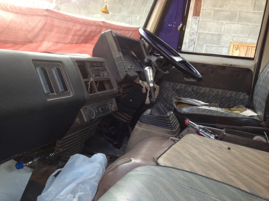 ISUZU ROCKY FTR 165 HP 6BD1 กระบะเหล็กยาว 5.50 เมตรพื้นเหล็กสภาพดีไม่มีผุ ช่วงล่างคัชซีใหญ่สวยมากไม่มีบวม เครื่องแห้งแรงดีไม่มีเยิ้ม หัวเก๋งบางเดิมๆไม่มีผุภายในสวยครบ พวงมาลัยเพาเวอร์ ยางสวยเหมือนใหม่ 9.00 ขอบ 20 พร้อมบรรทุกพร้อมใช้งาน เอกสารทะเบียนภาษีเต ISUZU ROCKY FTR 165 HP 6BD1 กระบะเหล็กยาว 5.50 เมตรพื้นเหล็กสภาพดีไม่มีผุ ช่วงล่างคัชซีใหญ่สวยมากไม่มีบวม เครื่องแห้งแรงดีไม่มีเยิ้ม หัวเก๋งบางเดิมๆไม่มีผุภายในสวยครบ พวงมาลัยเพาเวอร์ ยางสวยเหมือนใหม่ 9.00 ขอบ 20 พร้อมบรรทุกพร้อมใช้งาน เอกสารทะเบียนภาษีเต