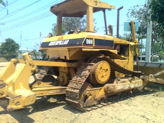 รถแทรกเตอร์ตีนตะขาบ CAT D6H