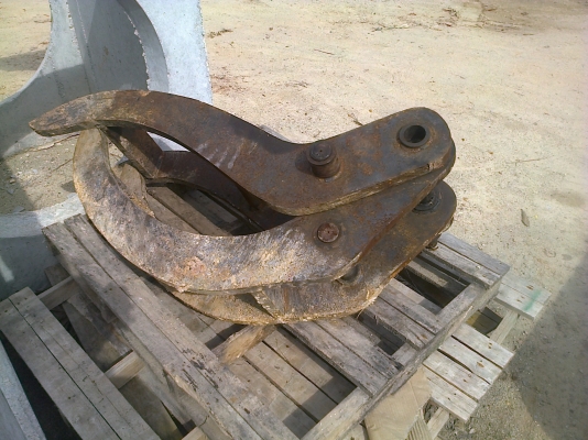 ขายหัวคีบไม้แบคโฮ 60,40 สวย ใส่ใช้ได้เลย ของยังใหม่