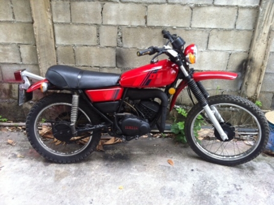 ขาย yamaha dt100 สีแดง ทะเบียนเล่มเขียว พร้อมชุดโอน