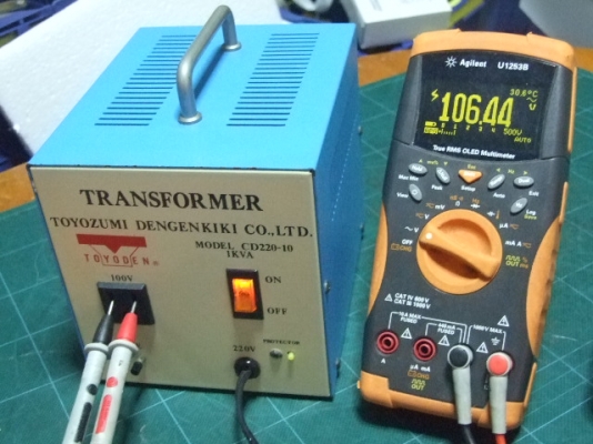 หม้อแปลงไฟจาก 220v ==> 100v ขนาด 1000W (1KVA) ของ TOYOZUMI (TOYODEN) Japan