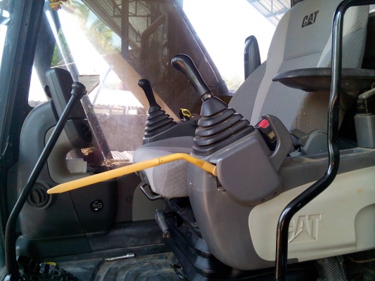 ขายดาวน์รถแบคโฮ CAT 320 D JAPAN 4199 ชม.ขายดาวน์ 700000