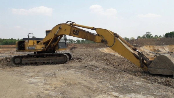 ขาย 600,000 CAT E200B เครื่อง s 6 k เอกสารอินวอยท์ สภาพพร้อมใช้งาน เต็มทุกระบบแอร์เย็น รถทำงานอยู่ เครื่องดีปั๊มแรง เอวแน่น เปลี่ยน ซีน กระบอกใหม่