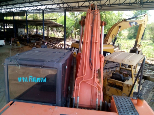 ขายดาวน์รถแบคโฮ HITACHI ZX200-5G ไมล์ 6001 ชม.ขายดาวน์ 700000