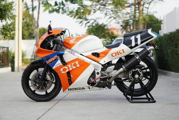 วุฒิ นนบุรี HONDA VFR NC30 รถสวยเดิมทะเบียนพร้อมโอนเครื่องยนต์ดีมากๆ