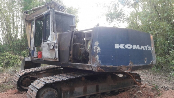 ขาย 570,000 KOMATSU pc 200-5 เล่มทะเบียนไฟฟ้าครบเครื่องดีปั้มแรงเอวแน่นช่วงเต็มรถสวยพร้อมใช้ 090-772-3710 090-772-3708 ขาย 570,000 KOMATSU pc 200-5 เล่มทะเบียนไฟฟ้าครบเครื่องดีปั้มแรงเอวแน่นช่วงเต็มรถสวยพร้อมใช้ 090-772-3710 090-772-3708