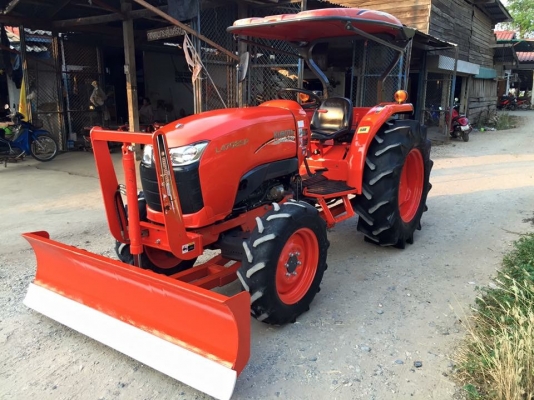 ขายรถไถคูโบต้า L4708SP(4WD)2เพลา สภาพนางฟ้า ทำงาน 548 ชม. รถสวยมาก ขายพร้อมอุปกรณ์ใบมีดดันดินหน้าและโลเตอร์รีจอบหมุน ราคา 450,000 บาท สนใจติดต่อได้ที่เบอร์ 081-9136451 หรือ ขอดูรูปเพิ่มเติมได้ทาง line:bow6451 ค่ะ บริการจัดส่งฟรีทั่วไทยค่ะ