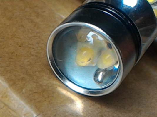 หลอดไฟหน้ารถแบบ LED  1 คู่ มีไฟสูงต่ำในตัว ใส่แทนหลอดไส้เดิมที่ร้อนๆได้เลย