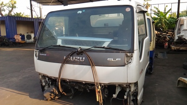 หัว npr  การ์ตูนรุ่นใหม่ หน้ากระจังเทา ภายในไฟฟ้า