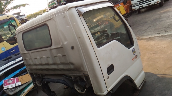 หัว npr การ์ตูนรุ่นใหม่ หน้ากระจังเทา ภายในไฟฟ้า หัว npr การ์ตูนรุ่นใหม่ หน้ากระจังเทา ภายในไฟฟ้า