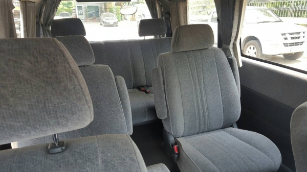 Toyota Granvia 2.7G Auto