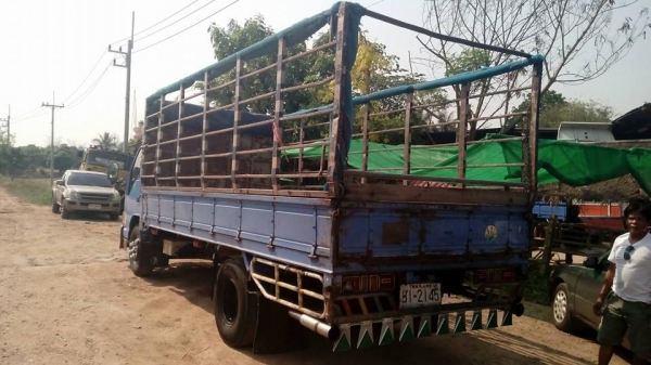 ขายรถ6ล้อ ยาว5เมตร NPR135แรง รถสวยสภาพดี มีเอกสารพร้อมโอน สนใจโทร 090-8588220คุณนะ 093-3258446คุณบิว หรือเข้าดูสินค้าอื่นๆได้ที่ www.truck.in.th/498 หรือเพจFacebook ณรงค์ซื้อขาย รถมือสอง (เว็บไซต์ส่วนตัว) หรือFacebook คุณนะ รถบรรทุก