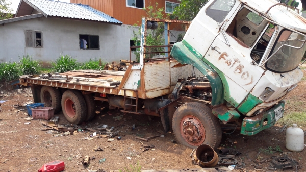 HINO-KT 725 สองเพลา สโลว์กลาง ท้ายลาด ขึ้น200คัสซีสวย ยางดี ทั้ง10เส้นเอกสารพร้อมโอน