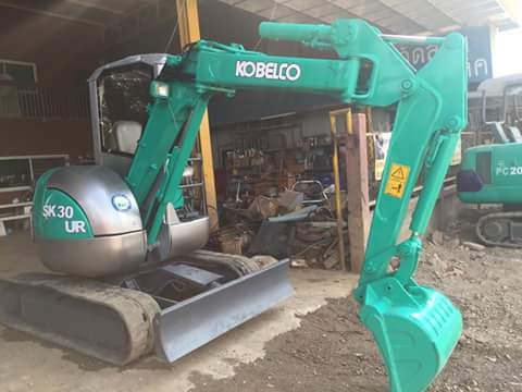 ขายรถขุด ยี่ห้อ :KOBELCO รุ่น:SK30UR-2  รถเก่านอกแท้ มีเอกสารใบอินวอย. รถไม่เคยผ่านการใช้งาจในไทย ราคา 380,000 บาท ต่อรองได้  สนใจติดต่อ:  099-907-9273 กิ๊ฟ กมลชนก