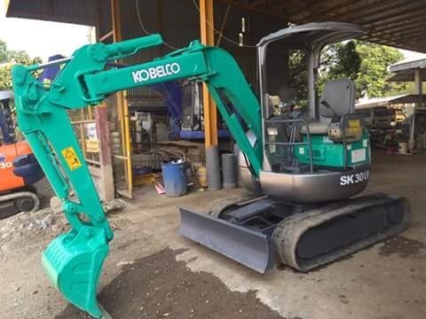 ขายรถขุด ยี่ห้อ :KOBELCO รุ่น:SK30UR-2  รถเก่านอกแท้ มีเอกสารใบอินวอย. รถไม่เคยผ่านการใช้งาจในไทย ราคา 380,000 บาท ต่อรองได้  สนใจติดต่อ:  099-907-9273 กิ๊ฟ กมลชนก