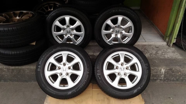 แม้กCIVIC FB + มิชลิน195/65R15 แม้กCIVIC FB + มิชลิน195/65R15