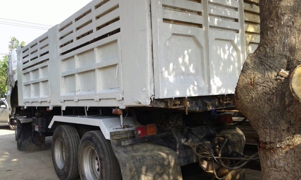 ขายรถบรรทุก Mitsubishi FN527ETC เครื่องเดิม 220 แรง มีเทอร์โบ เกียร์เดิม ยาง 80\% วางหัวใหม่