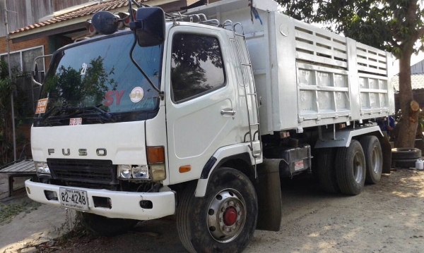 ขายรถบรรทุก Mitsubishi FN527ETC เครื่องเดิม 220 แรง มีเทอร์โบ เกียร์เดิม ยาง 80\% วางหัวใหม่