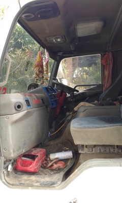 ขายรถบรรทุก Mitsubishi FN527ETC เครื่องเดิม 220 แรง มีเทอร์โบ เกียร์เดิม ยาง 80\% วางหัวใหม่